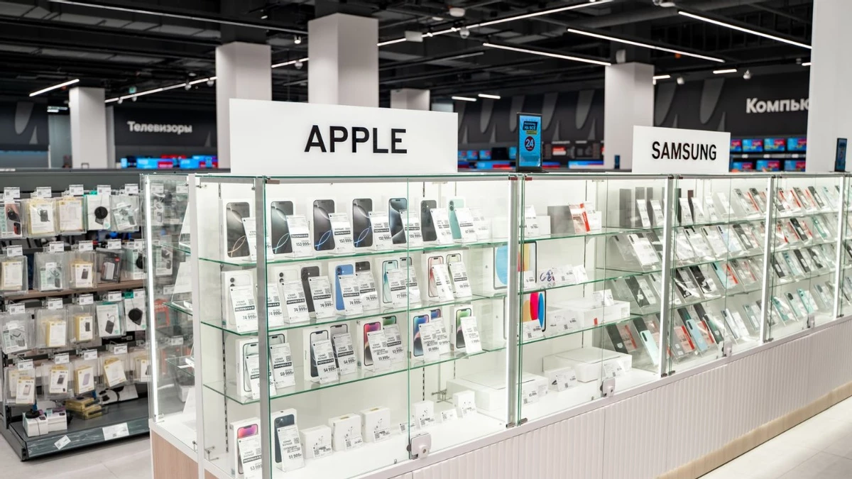 Samsung overtook apple to become the leader of the russian smartphone market by revenue